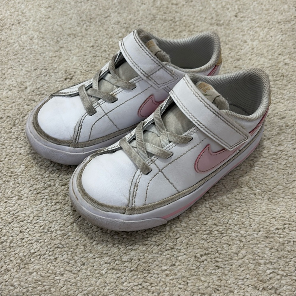 Girls Nike Velcro Sneakers